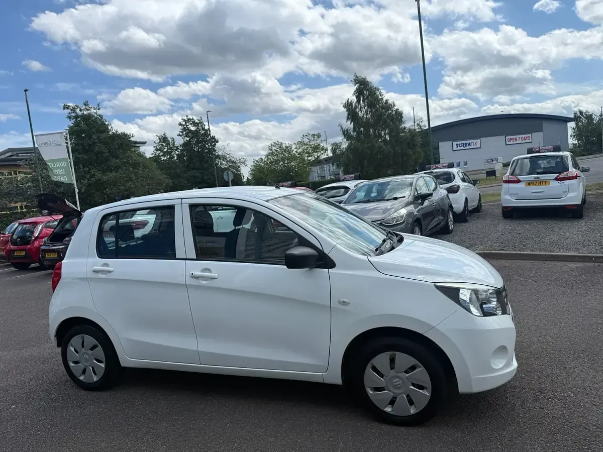 Used Suzuki Celerio 68 HP (50 kW) 2015 White Hatchback