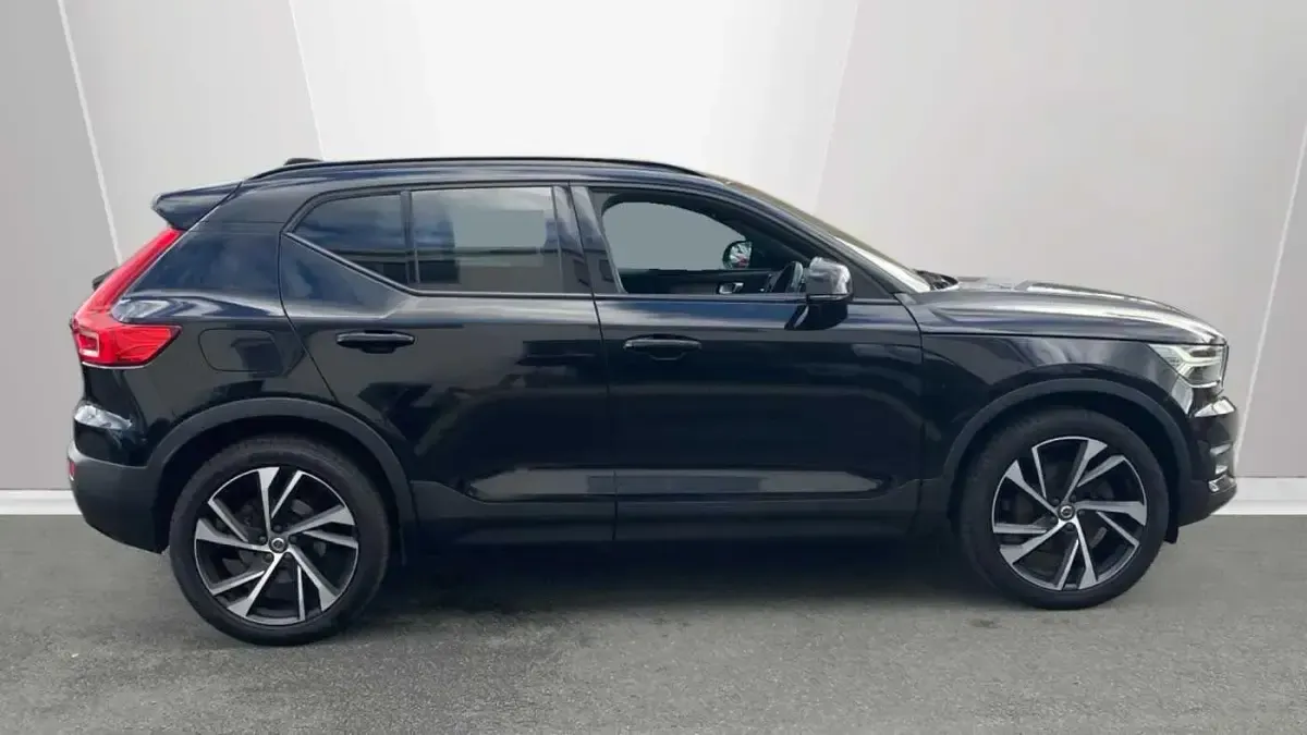 Used Volvo XC40 R-Design Pro 194 HP (142 kW) 2021 Black SUV