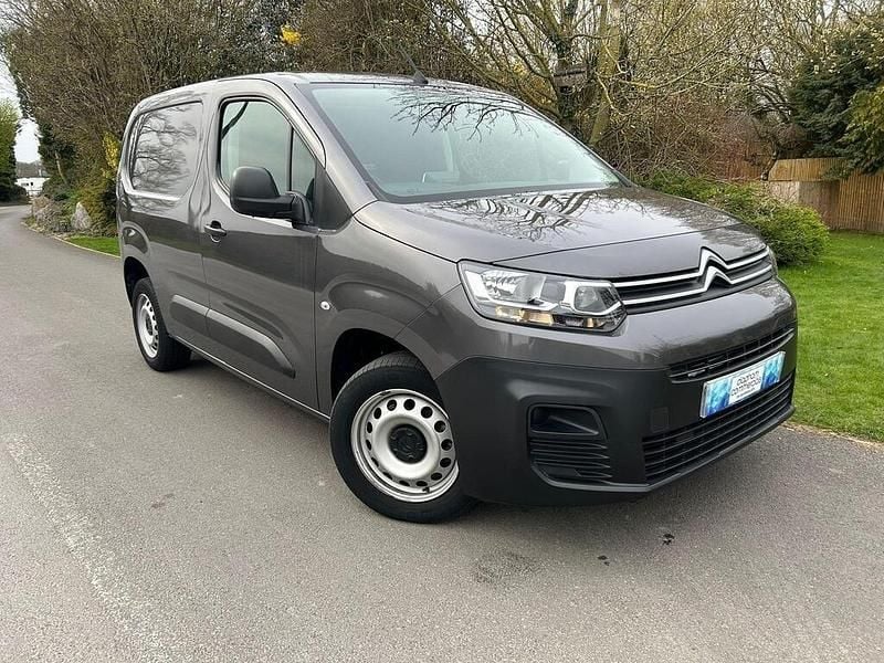 Used Citroën Berlingo 100 HP (73 kW) 2023 Grey MPV