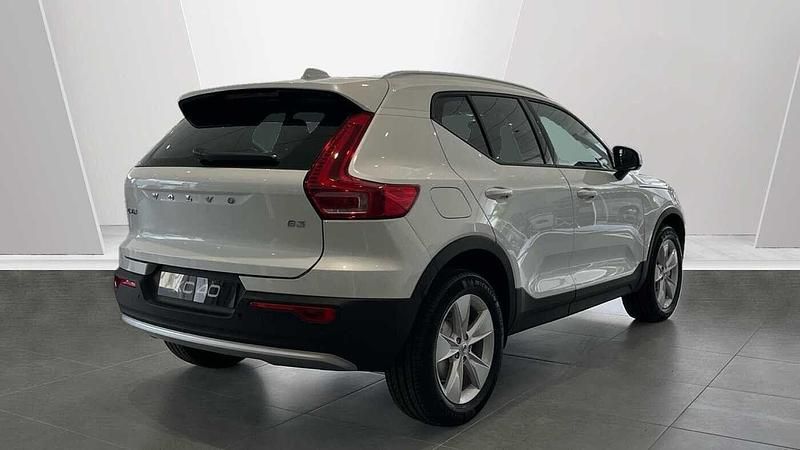 New Volvo XC40 Core 2025 White SUV