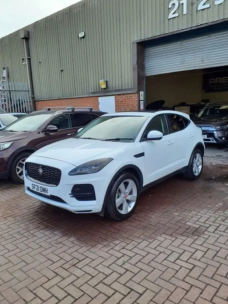 Używany Jaguar E-Pace S 163 KM (119 kW) 2021 Biały SUV