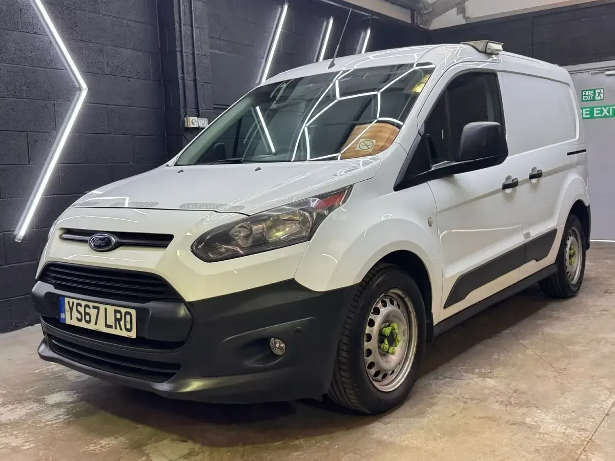 Used Ford Transit Connect 100 HP (73 kW) 2018 White MPV