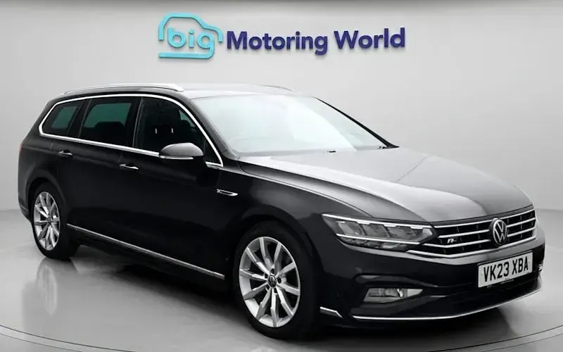 Used VW Passat R-line 150 HP (110 kW) 2023 Estate