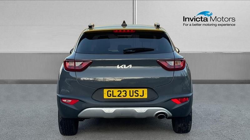 Used Kia Stonic 99 HP (72 kW) 2023 Grey SUV