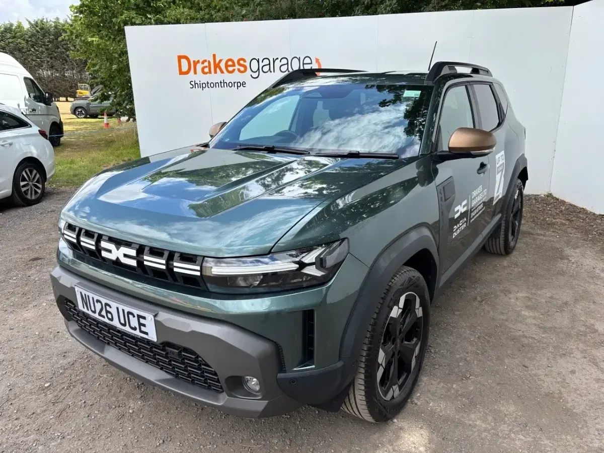Used Dacia Duster Extreme 155 HP (114 kW) 2026 Green Hatchback