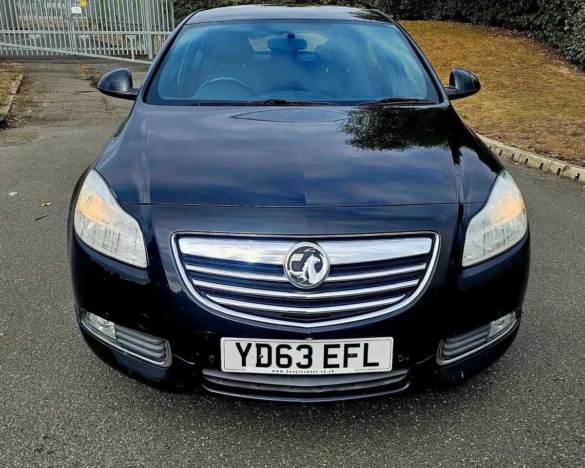 Used Vauxhall Insignia SRi 160 HP (117 kW) 2013 Black Hatchback