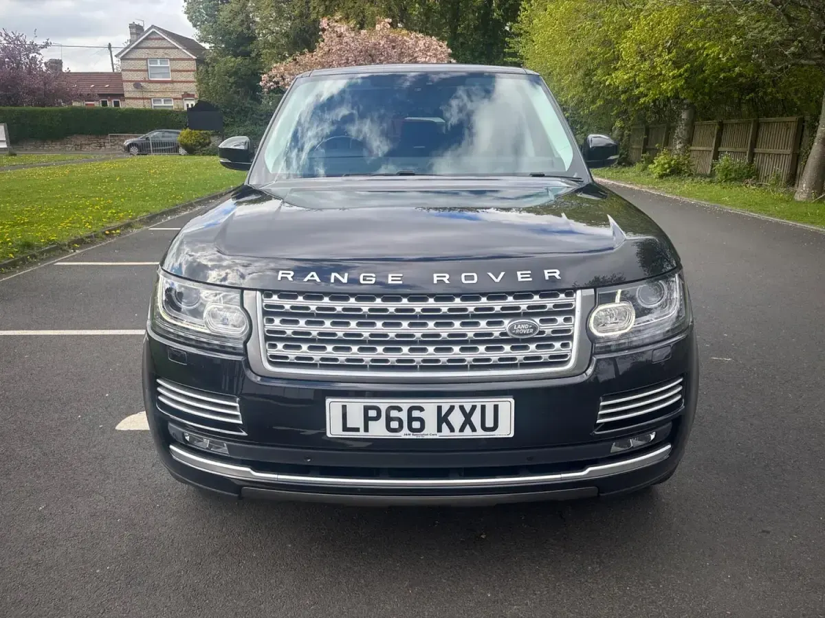 Used Land Rover Range Rover Vogue SE 306 HP (225 kW) 2016 Black SUV