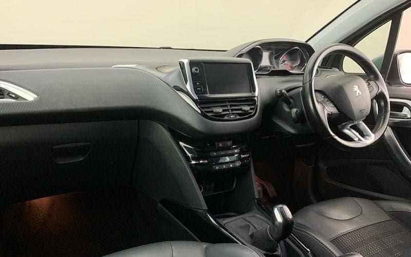 Used Peugeot 2008 Allure 83 HP (61 kW) 2019 SUV