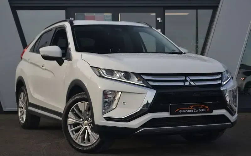 Used Mitsubishi Eclipse 163 HP (119 kW) 2019 White Hatchback