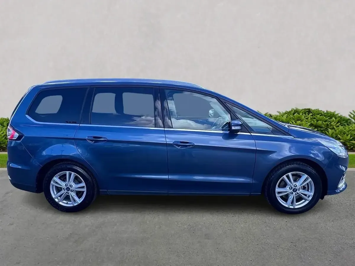 Usado Ford Galaxy Titanium 190 HP (139 kW) 2023 Azul Monovolume