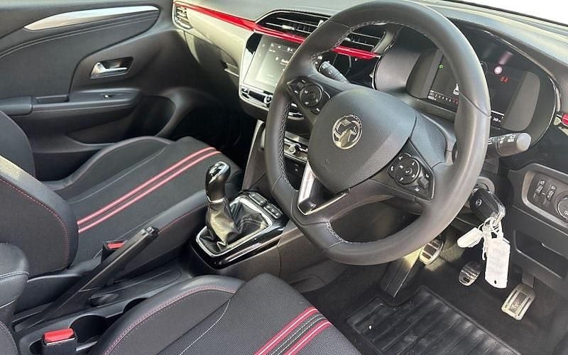 Used Vauxhall Corsa 75 HP (55 kW) 2023 White Hatchback