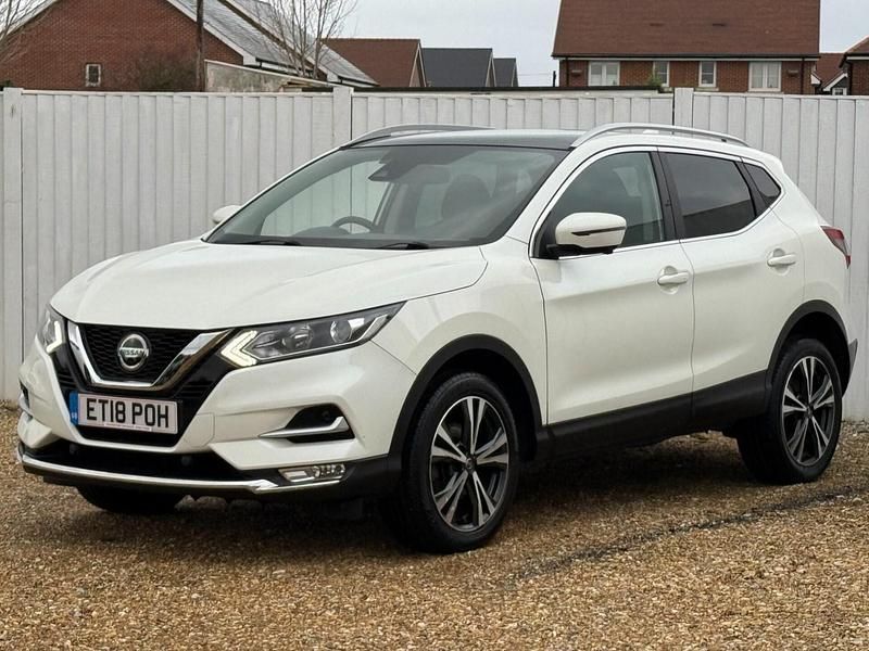 Used Nissan Qashqai N-Connecta 115 HP (84 kW) 2018 White SUV