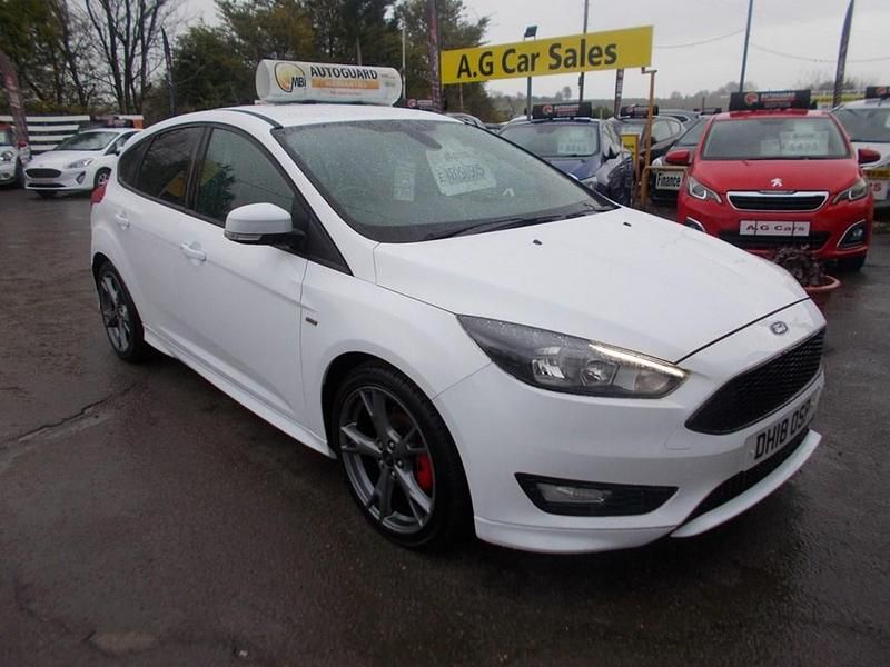 Used Ford Focus ST-Line X 140 HP (102 kW) 2018 White Hatchback