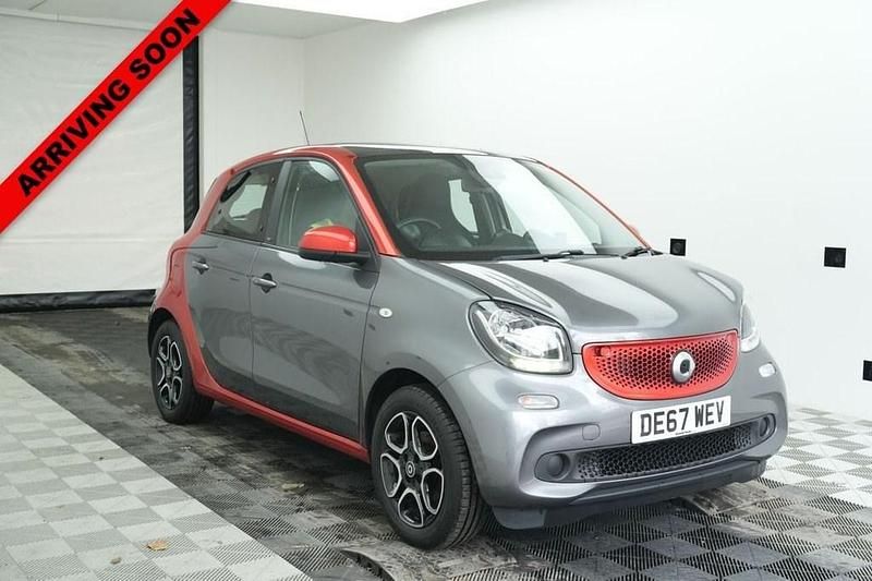 Used Smart ForFour Premium 71 HP (52 kW) 2017 Red Hatchback