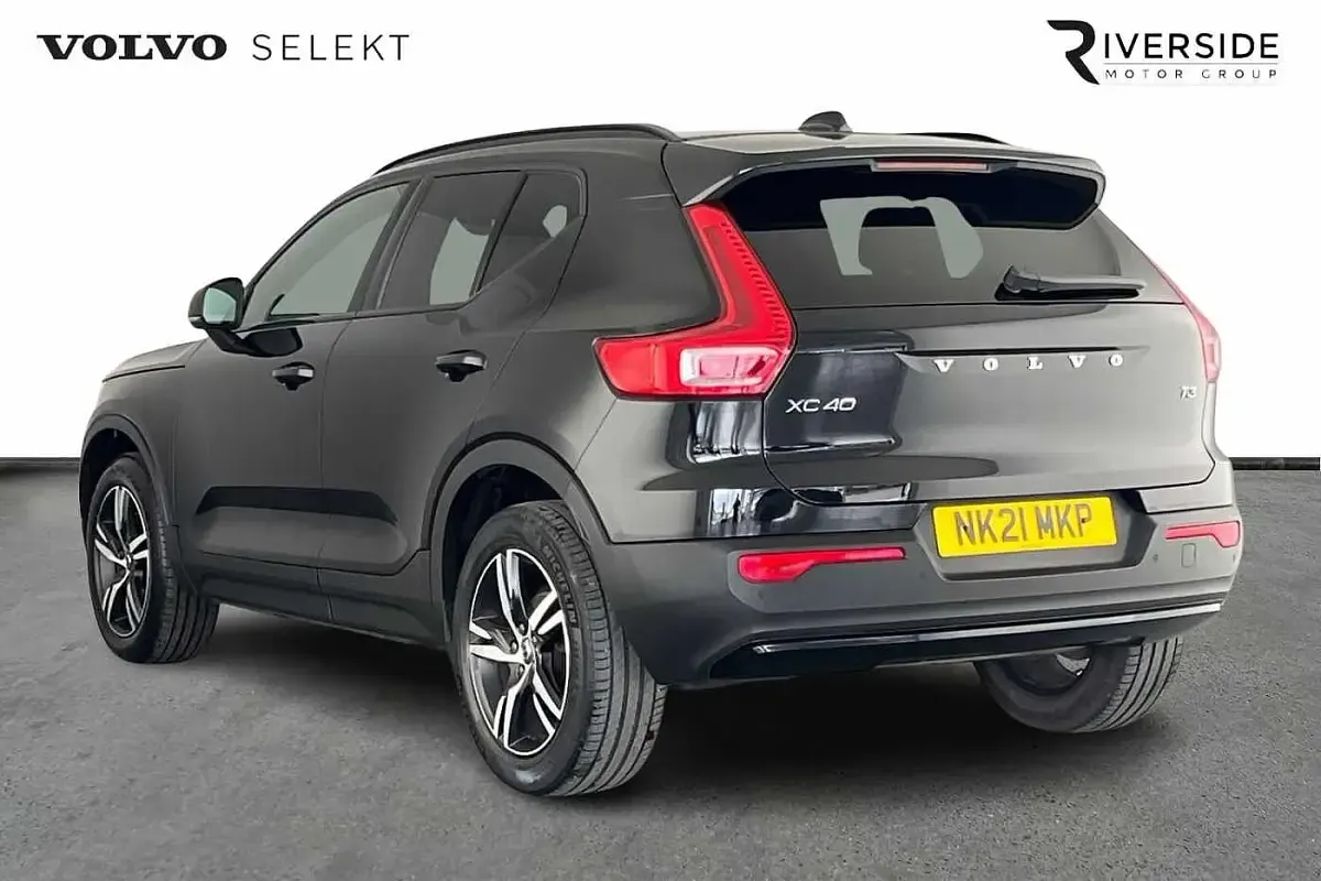 Used Volvo XC40 R-Design 163 HP (119 kW) 2021 Black SUV