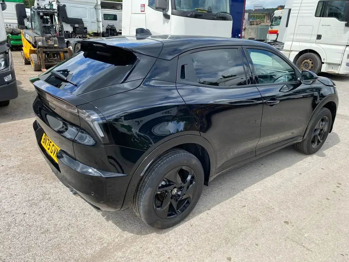 New Alfa Romeo Junior 136 HP (100 kW) 2025 Black SUV