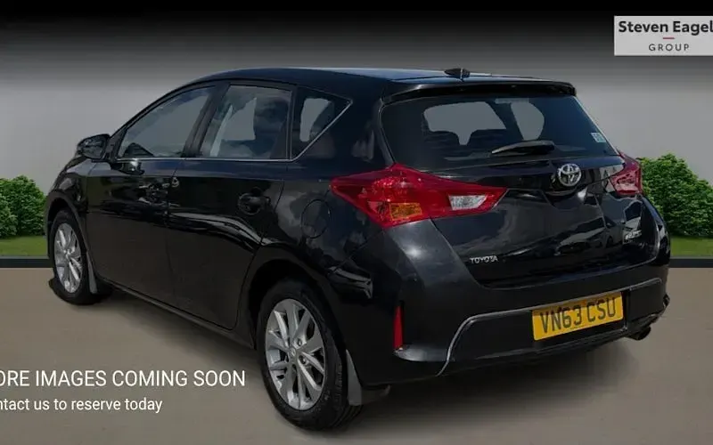 Used Toyota Auris 132 HP (97 kW) 2014 Hatchback
