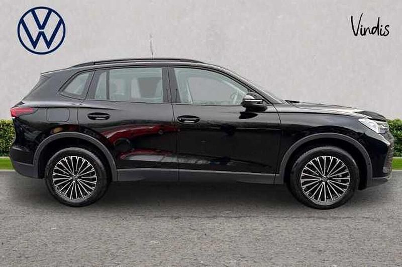 Używany VW Tiguan Life 204 KM (150 kW) 2026 Czarny SUV