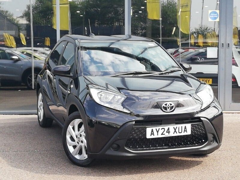 Black Used 2024 Toyota Aygo PURE Hatchback | £13,998 (Fair price) - Image 1/4