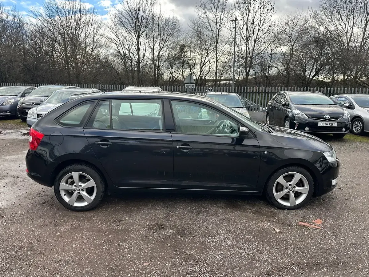Used Skoda Rapid Elegance 105 HP (77 kW) 2014 Black Hatchback