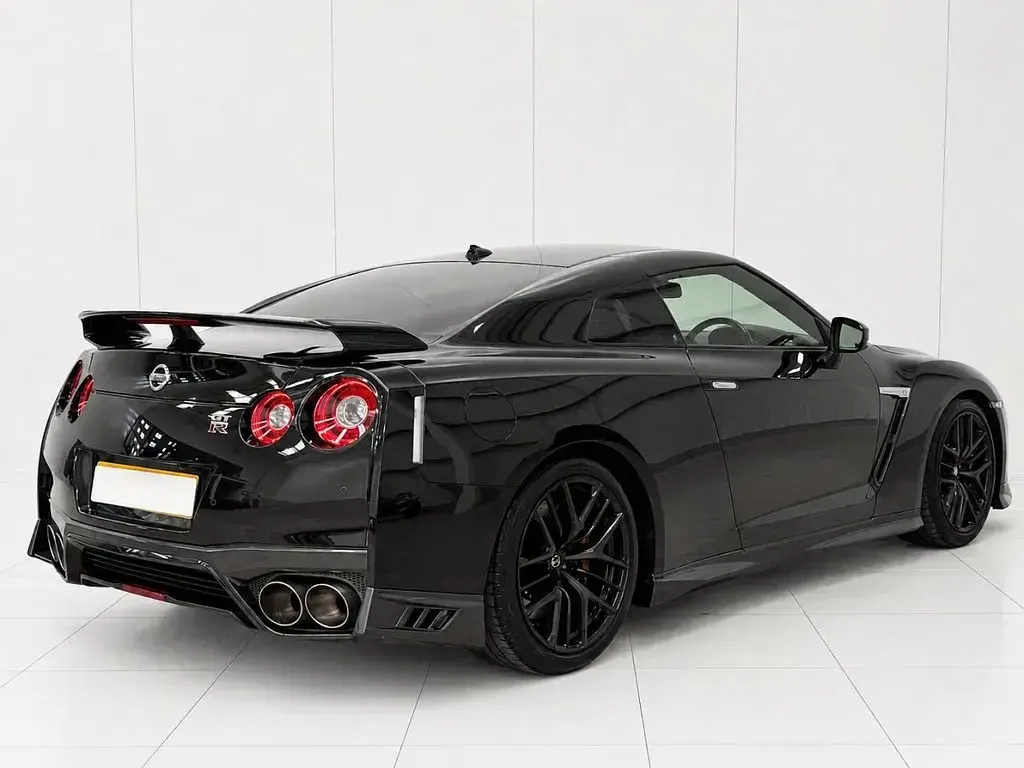 Used Nissan GT-R Prestige 570 HP (419 kW) 2018 Black Coupe