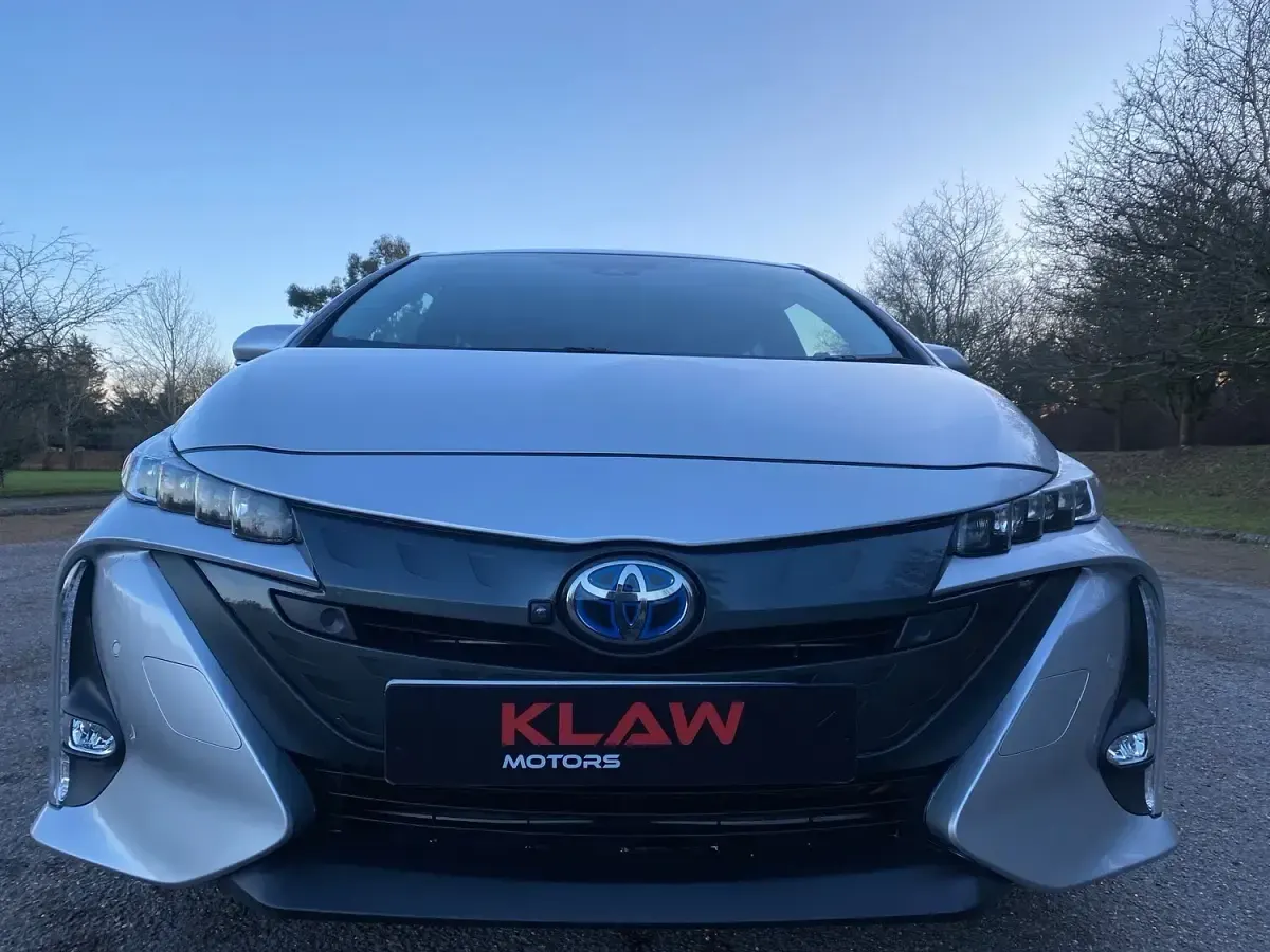 Used Toyota Prius 122 HP (89 kW) 2020 Silver Sedan