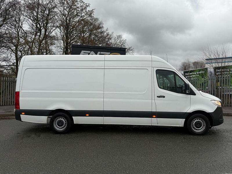 Begagnad Mercedes Sprinter Progressive 2021 Vit Van
