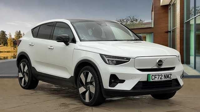 Crystal white Used 2022 Volvo EC40 Plus SUV | £21,795 (Super price) - Image 1/4