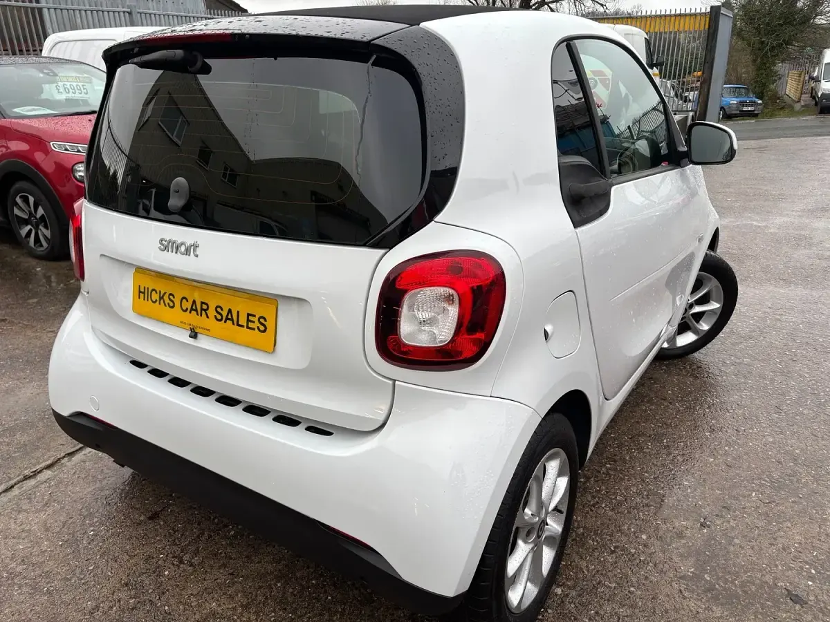 Used Smart ForTwo Coupé Passion 71 HP (52 kW) 2017 White Coupe