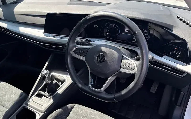 Used VW Golf VII Life 150 HP (110 kW) 2021 White Hatchback