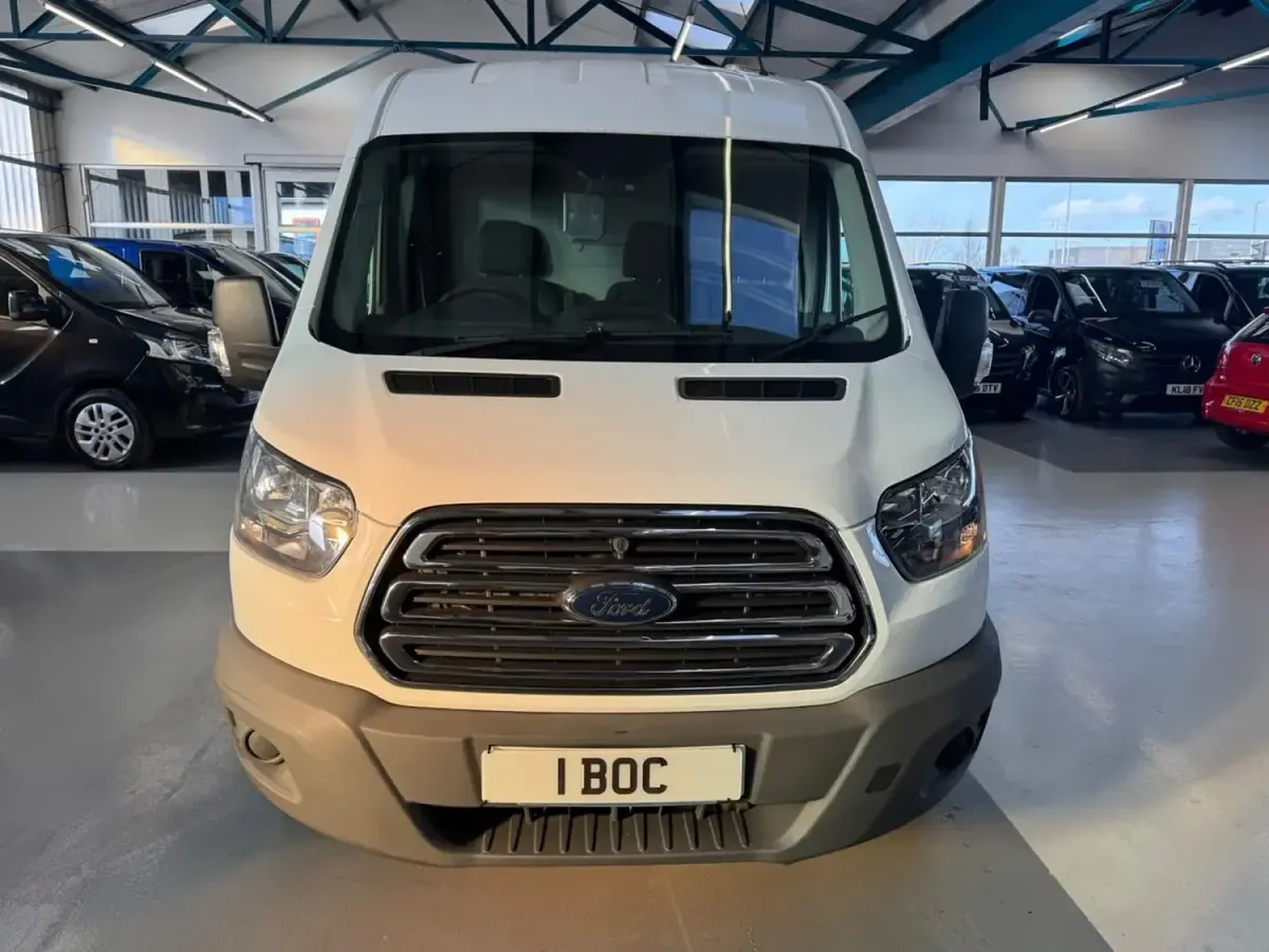 Usado Ford Transit 105 HP (77 kW) 2017 Branco Van