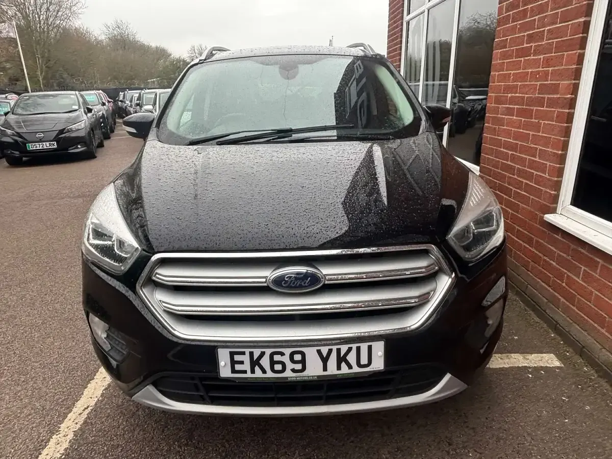Used Ford Kuga Titanium 150 HP (110 kW) 2019 Black SUV