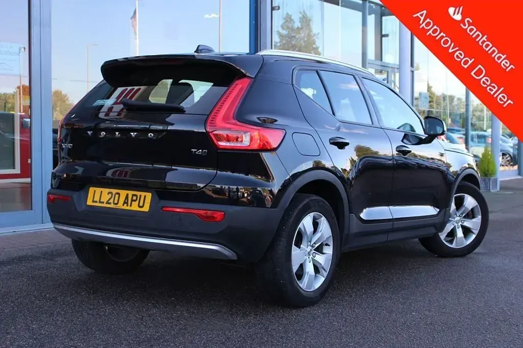 Used Volvo XC40 Momentum 190 HP (139 kW) 2020 Black SUV