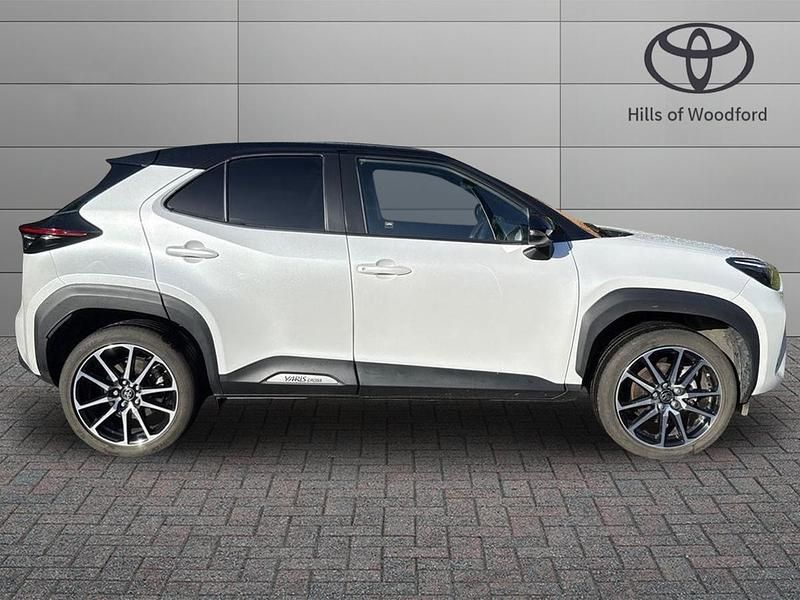 Used Toyota Yaris Hybrid Sport 2024 White/black Hatchback