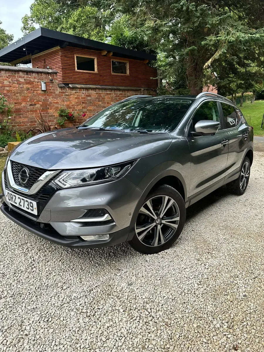 Used Nissan Qashqai N-Connecta 113 HP (83 kW) 2018 Grey SUV