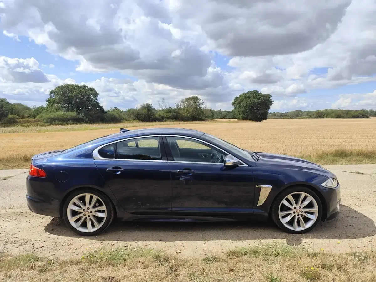 Used Jaguar XF 197 HP (144 kW) 2013 Blue Sedan