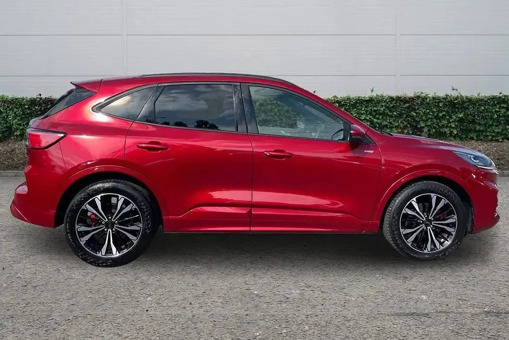 Used Ford Kuga ST-Line 150 HP (110 kW) 2023 Red SUV
