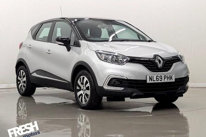 Silver/black Used 2019 Renault Captur Play SUV | £8,990 (Fair price) - Image 1/1
