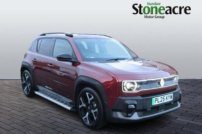 Used Renault 4 E-Tech Komfort 110 kW (150 HP) 2025 SUV