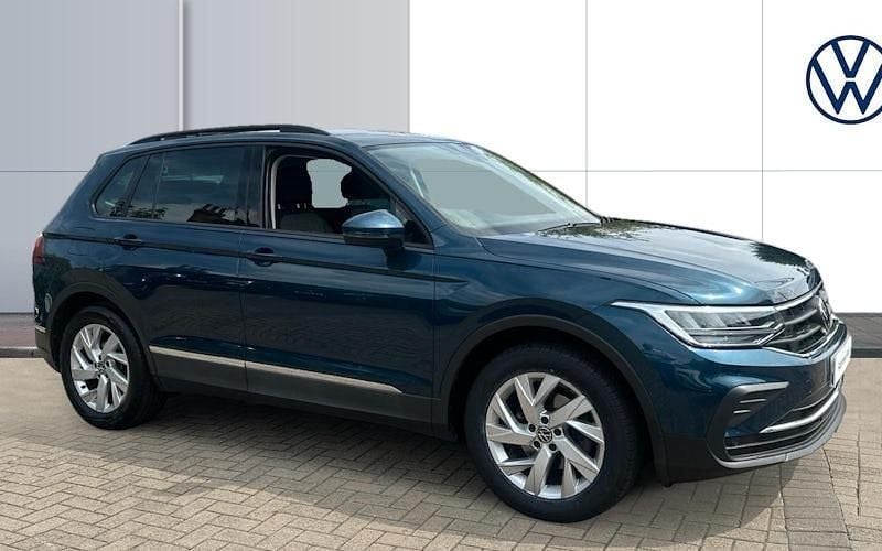 Used 2024 VW Tiguan Life SUV | £20,659 (Super price) - Image 1/4