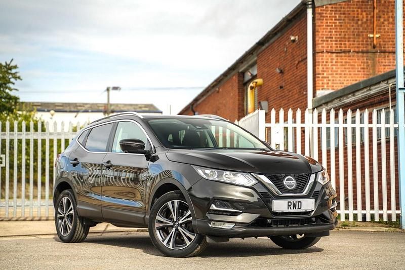 Black Used 2021 Nissan Qashqai N-Connecta SUV | £11,995 (Super price) - Image 1/4