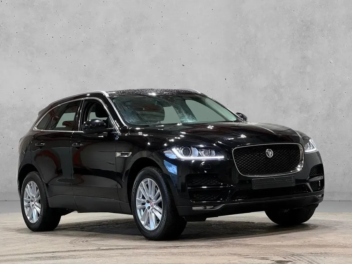 Used Jaguar F-Pace Portfolio 180 HP (132 kW) 2018 Black SUV