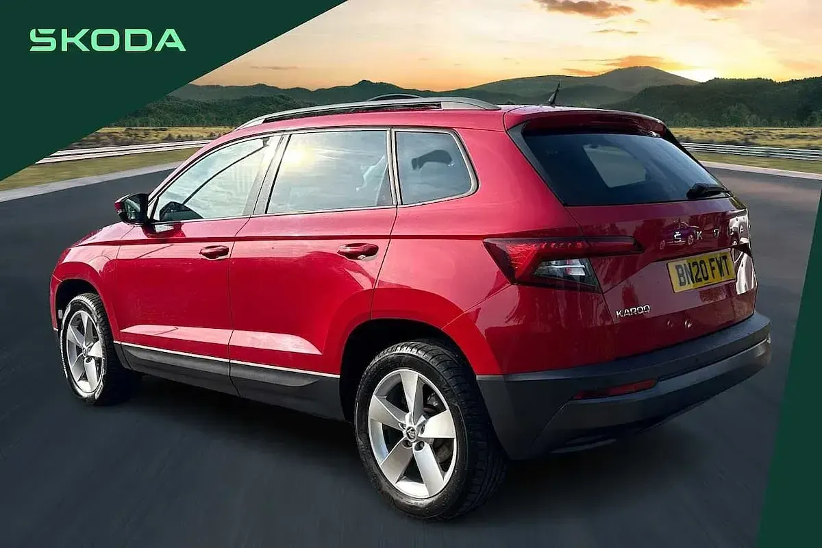 Usado Skoda Karoq SE 115 HP (84 kW) 2020 Vermelho SUV