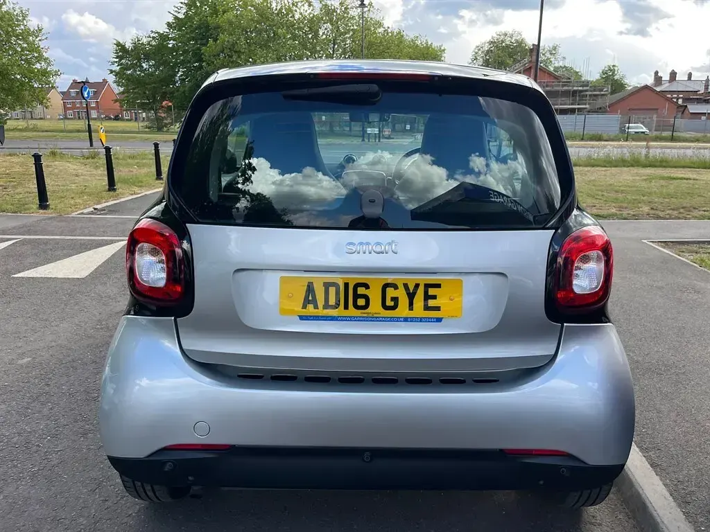 Used Smart ForTwo Coupé Premium 90 HP (66 kW) 2016 Silver Coupe