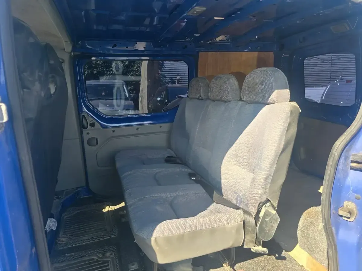 Used Renault Trafic 2005 Blue MPV