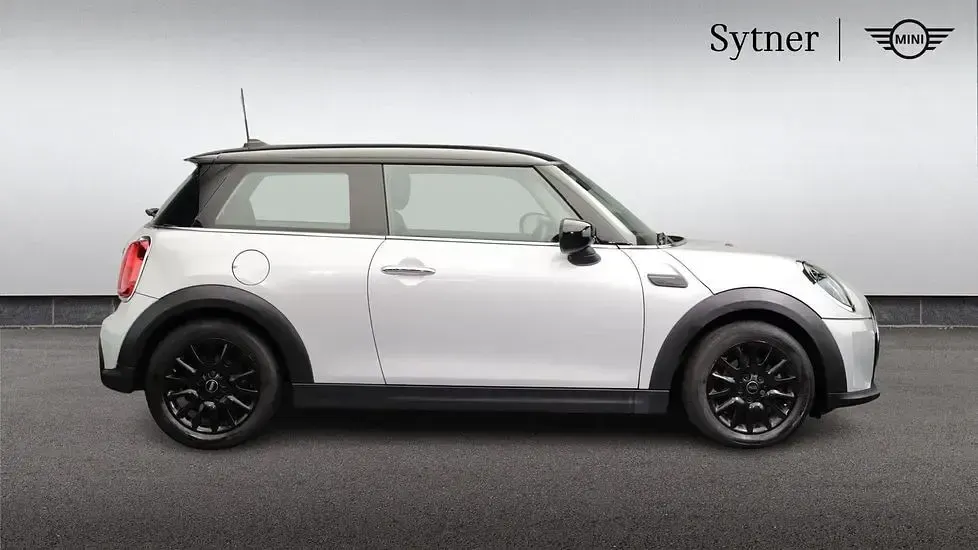 Used Mini Cooper Classic 134 HP (98 kW) 2022 Silver Hatchback