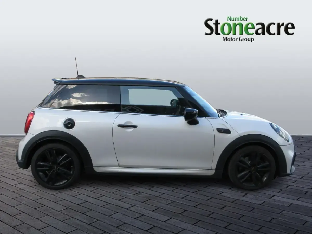 Usado Mini Cooper S Hatch 178 HP (130 kW) 2023 Branco Citadino