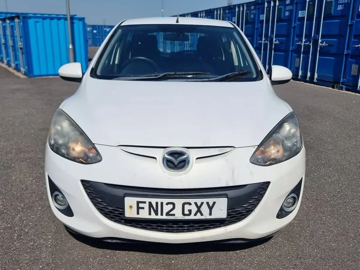 Used Mazda 2 Inclusive 95 HP (69 kW) 2012 White Hatchback