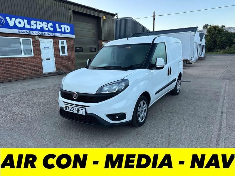 White Used 2023 Fiat Doblò S MPV | £8,100 (Fair price) - Image 1/2