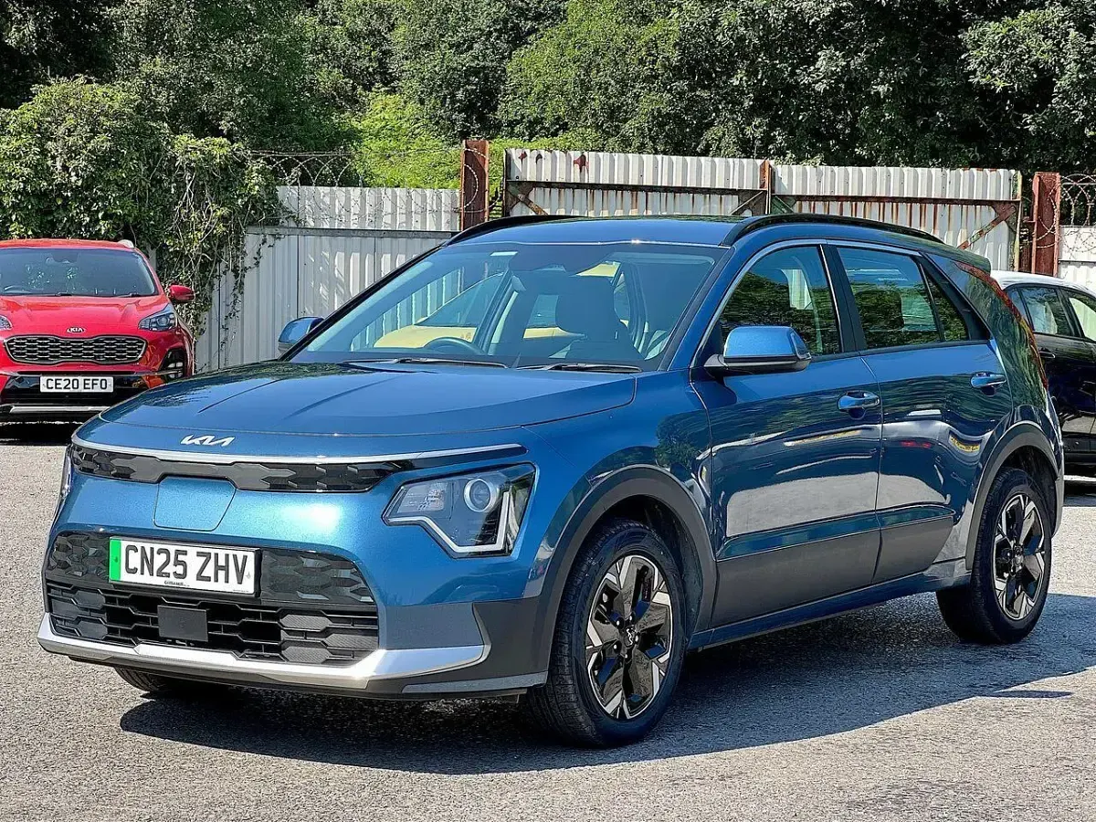 Used Kia e-Niro 147 kW (201 HP) 2025 Blue SUV